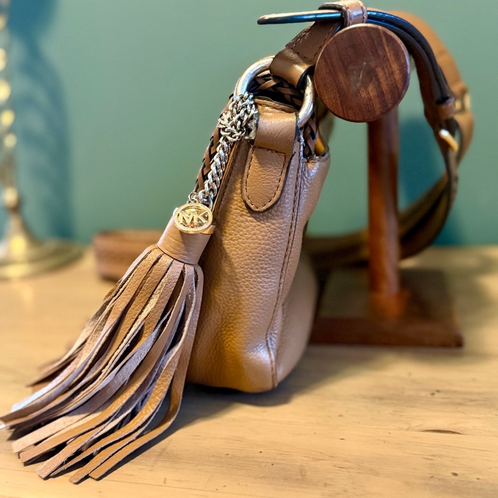 Michael Kors Leather Crossbody Saddle Bag Tan Tassel Boho Chic - Picture 3 of 14
